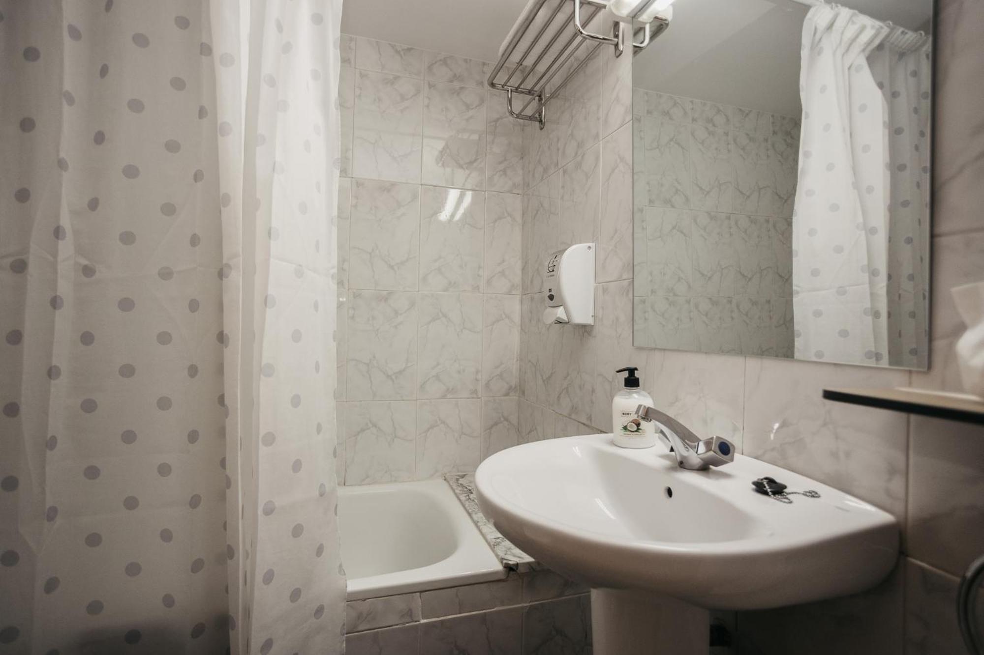 La Trobada Hotel Sport Ripoll Dış mekan fotoğraf