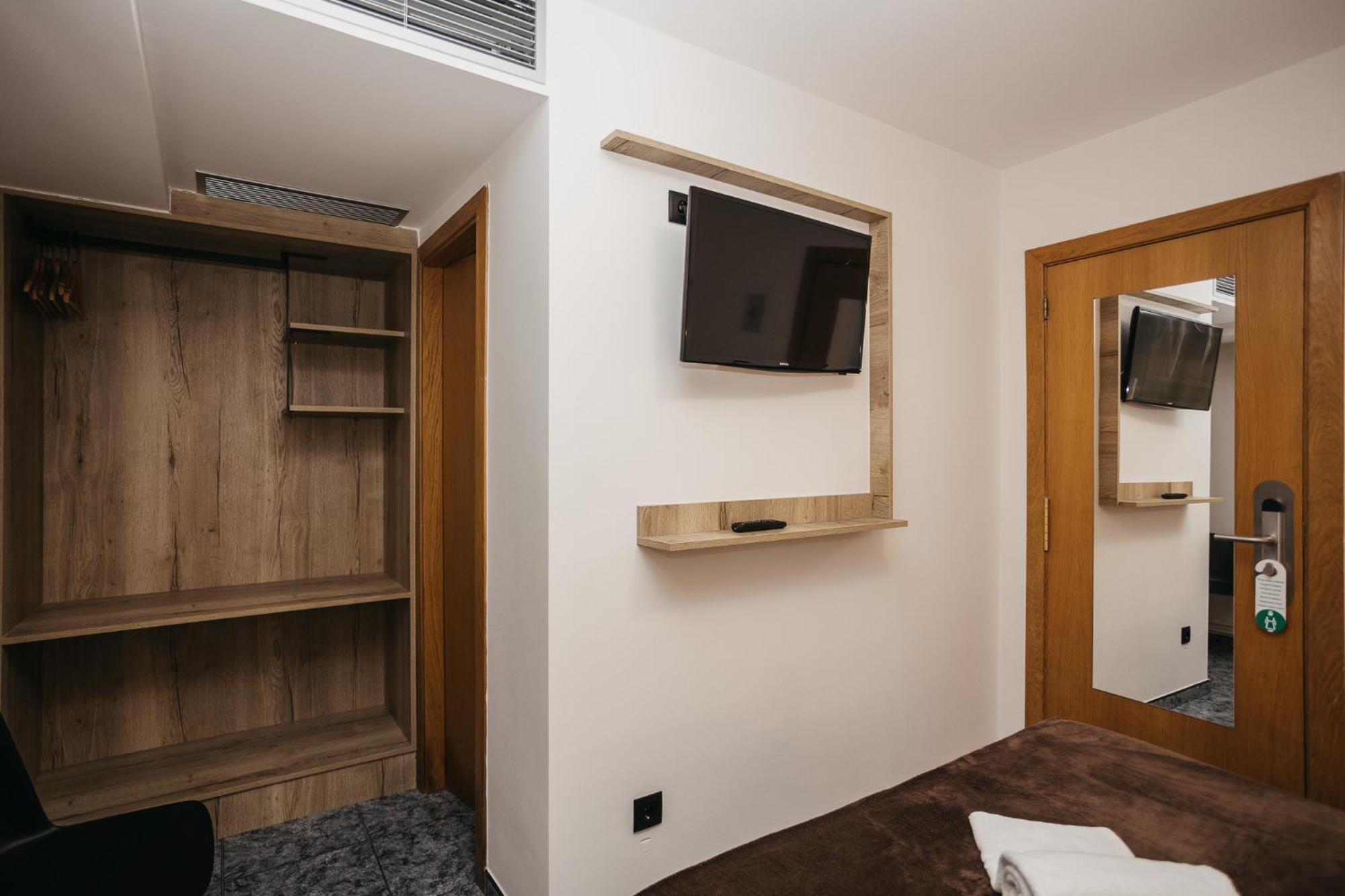 La Trobada Hotel Sport Ripoll Dış mekan fotoğraf