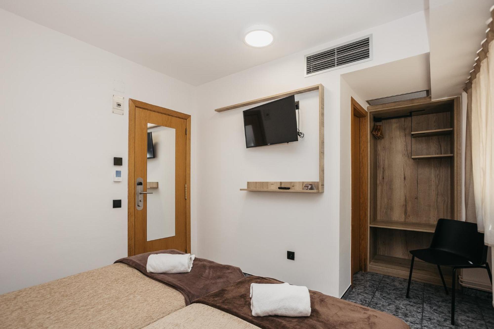 La Trobada Hotel Sport Ripoll Dış mekan fotoğraf